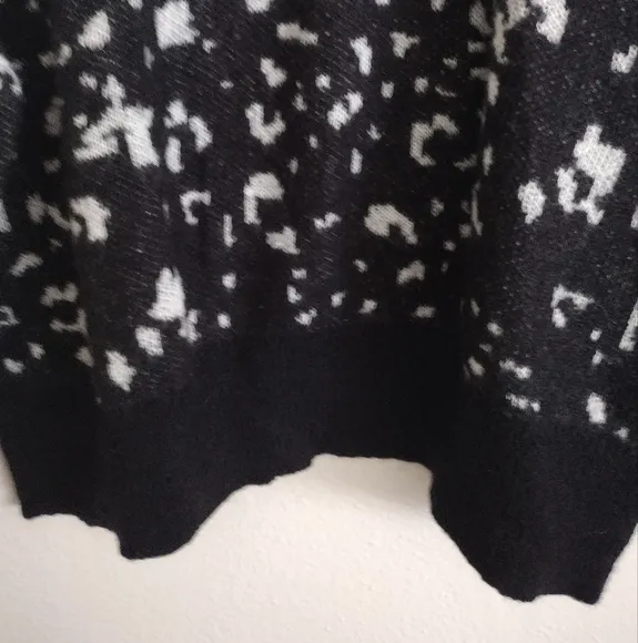 Ava &amp; Viv black and white crew neck sweater with 3X