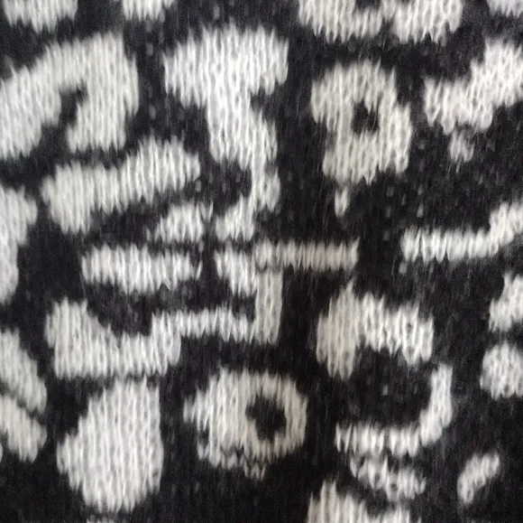 Ava &amp; Viv black and white crew neck sweater with 3X