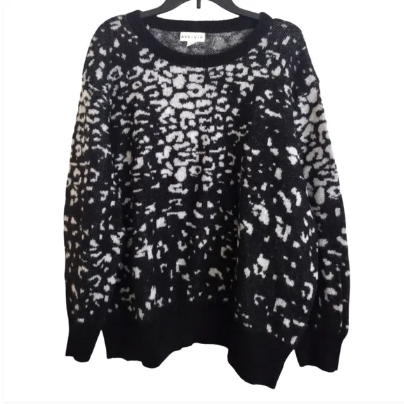 Ava &amp; Viv black and white crew neck sweater with 3X