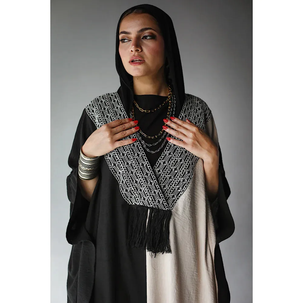 Black & white tasseled kaftan
