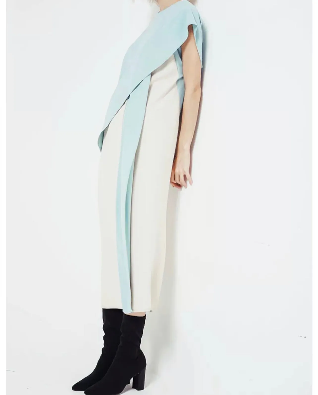 Blue Cuffs draped Midi Dress