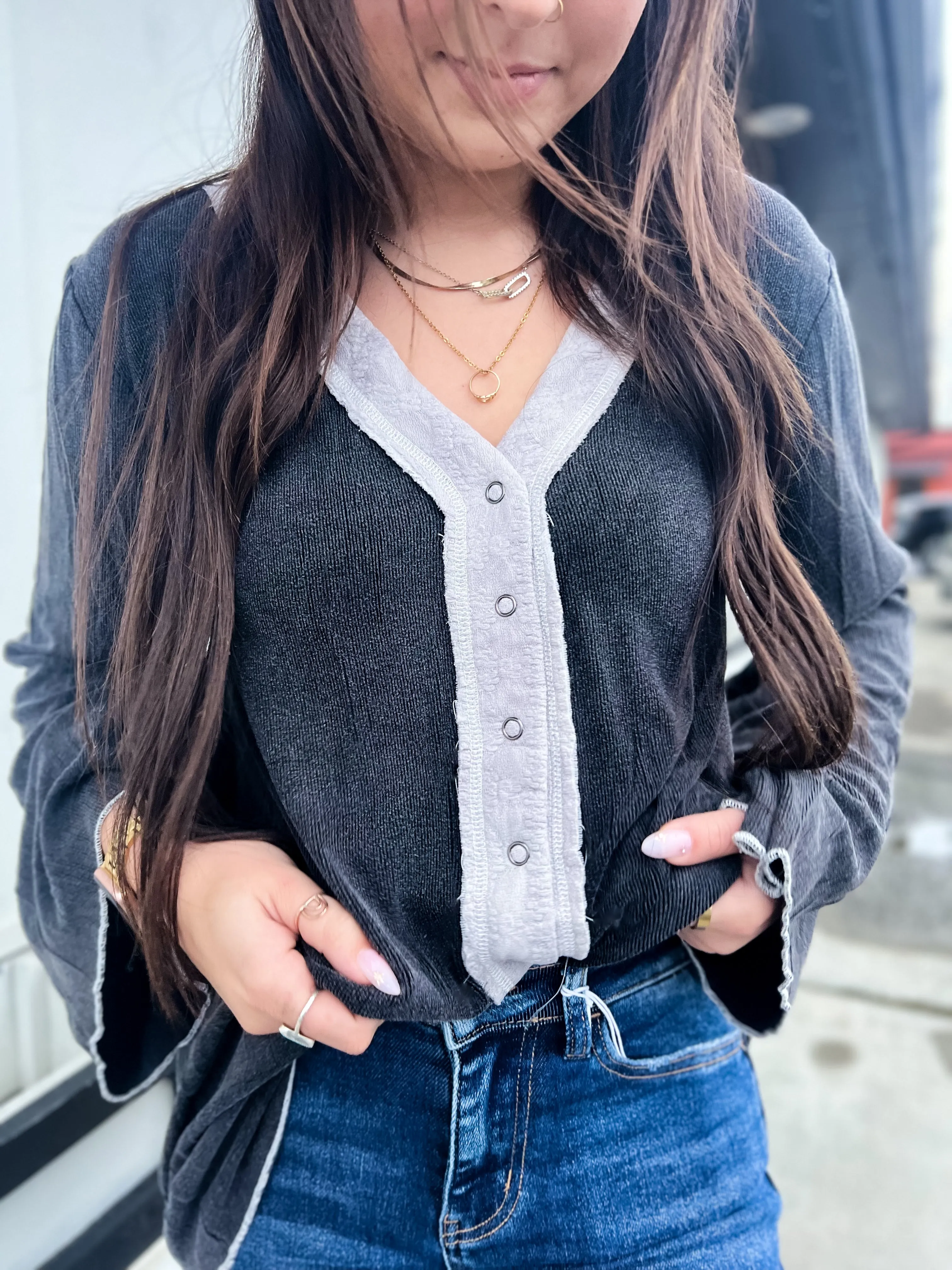 Bre Placket Snap Button Bell Slv Knit- BLK