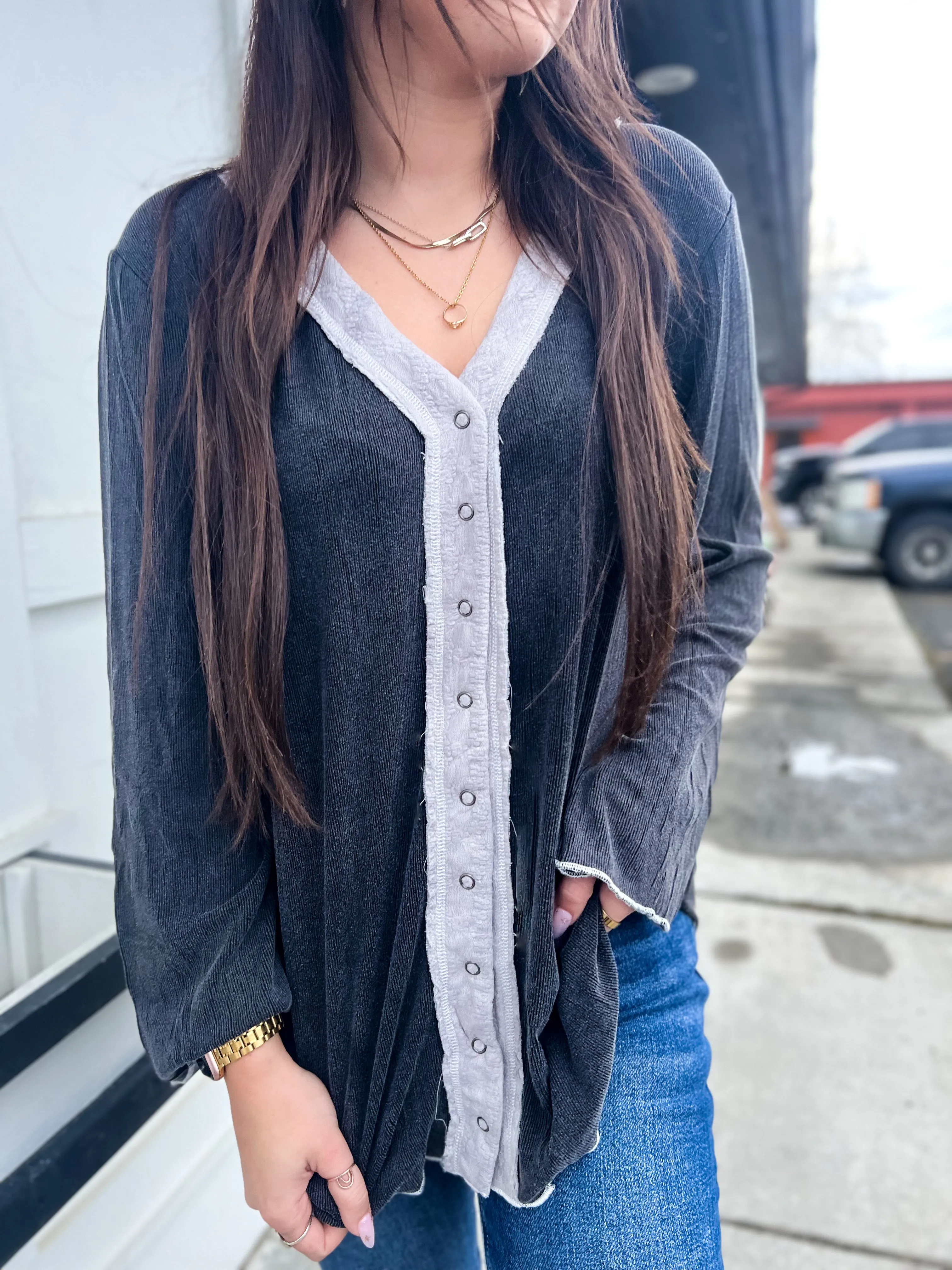 Bre Placket Snap Button Bell Slv Knit- BLK