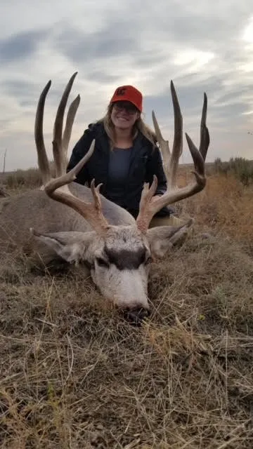 Capitol Peak Outfitters - Eastern Colorado Trophy Deer Hunt