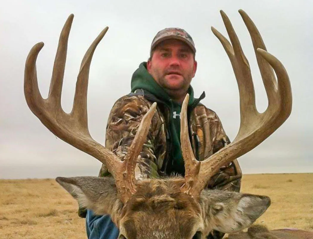 Capitol Peak Outfitters - Eastern Colorado Trophy Deer Hunt