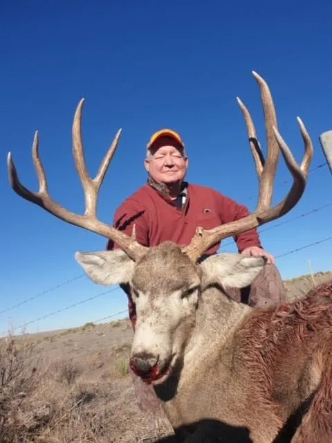 Capitol Peak Outfitters - Eastern Colorado Trophy Deer Hunt