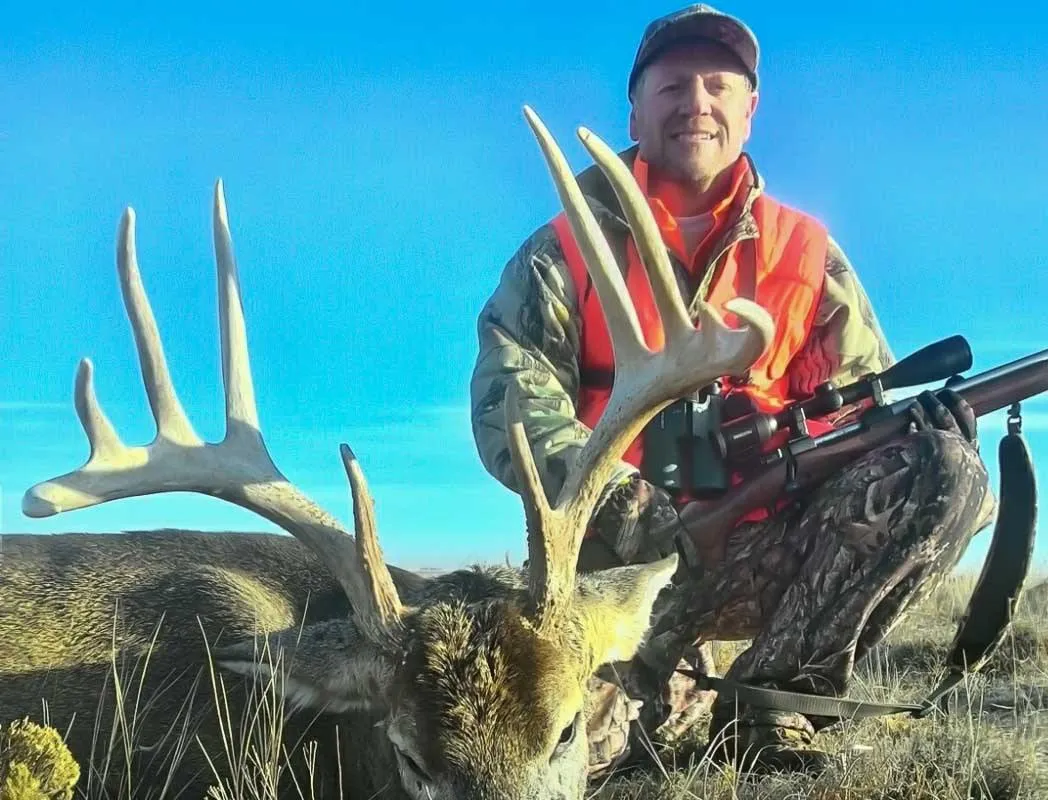 Capitol Peak Outfitters - Eastern Colorado Trophy Deer Hunt