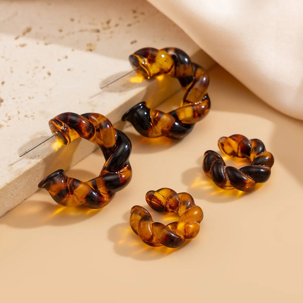 Chic 2 Pairs Leopard Twisted Ear Cuff Stud Earrings Set