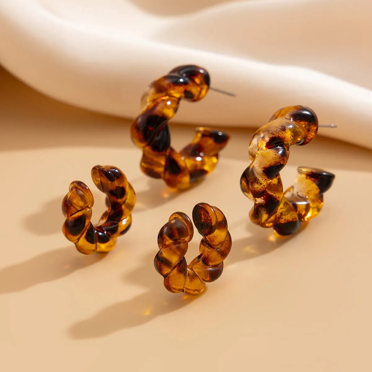 Chic 2 Pairs Leopard Twisted Ear Cuff Stud Earrings Set