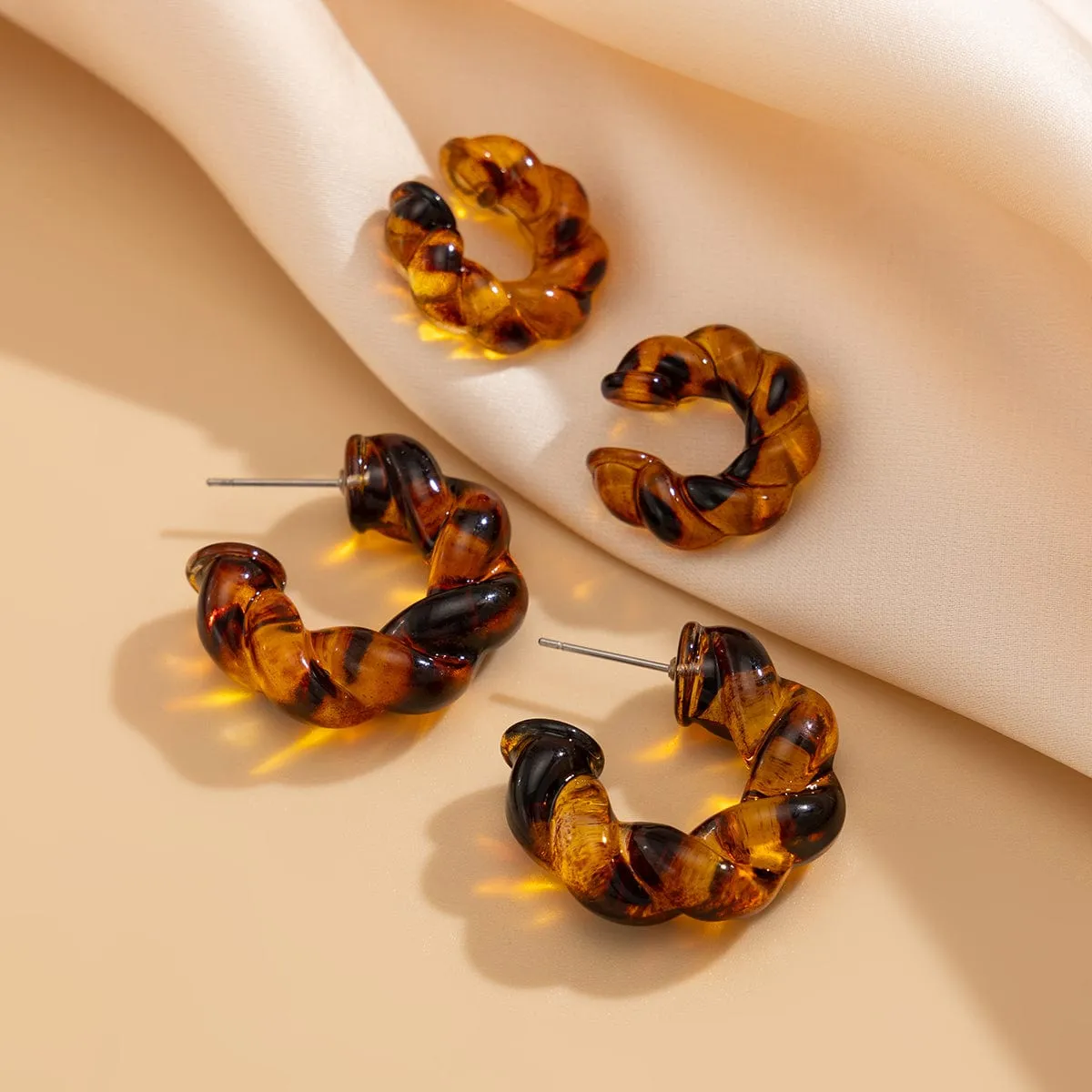 Chic 2 Pairs Leopard Twisted Ear Cuff Stud Earrings Set