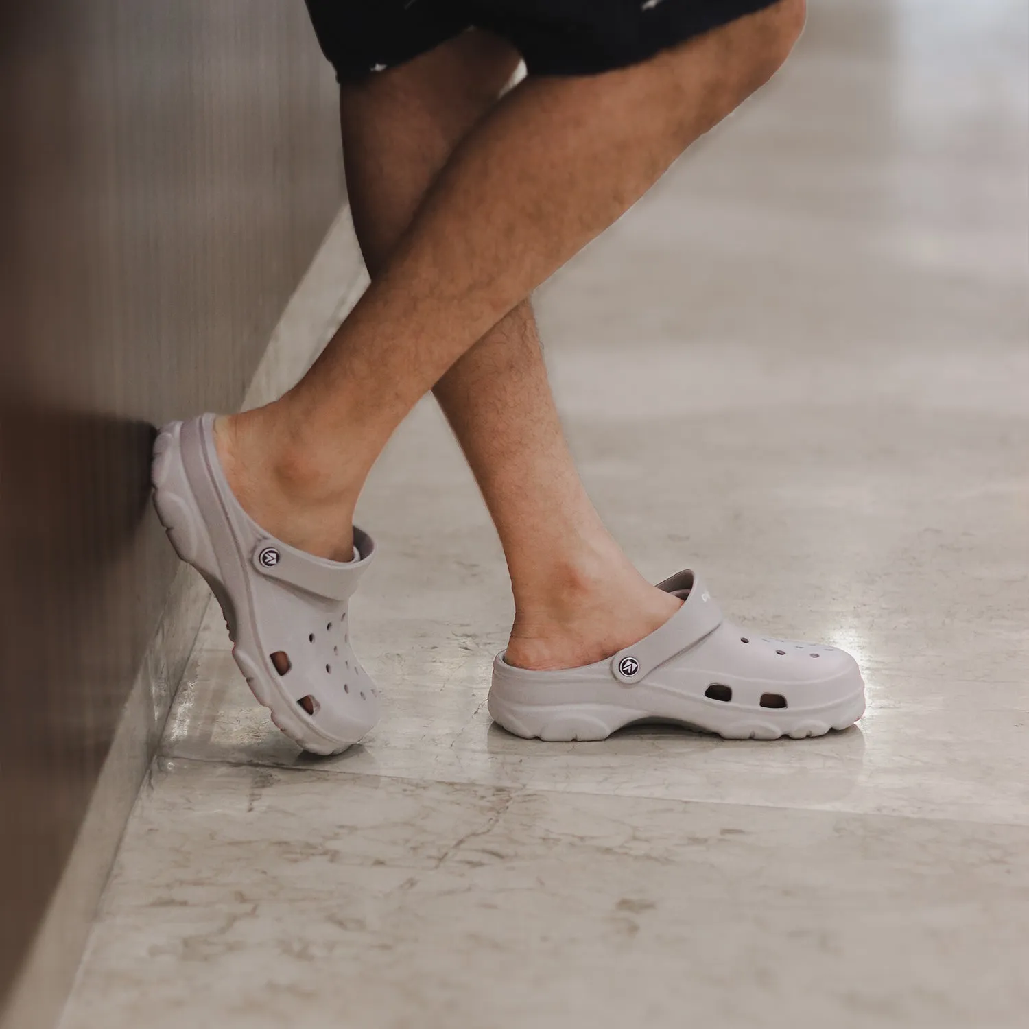 Experience Comfort and Style: ACTIVA Clogs for Men