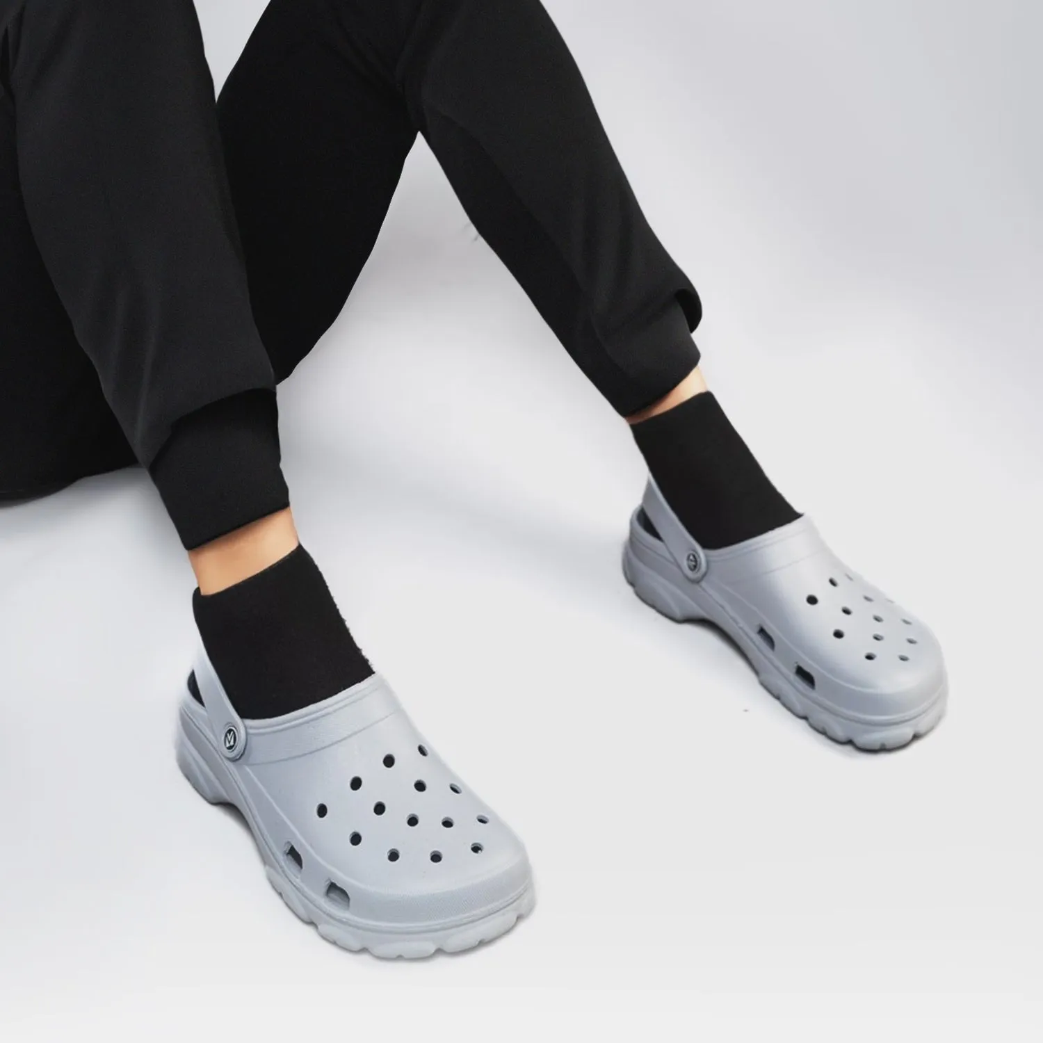Experience Comfort and Style: ACTIVA Clogs for Men