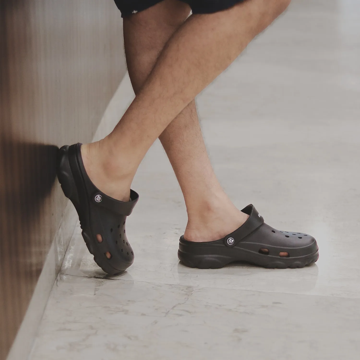 Experience Comfort and Style: ACTIVA Clogs for Men