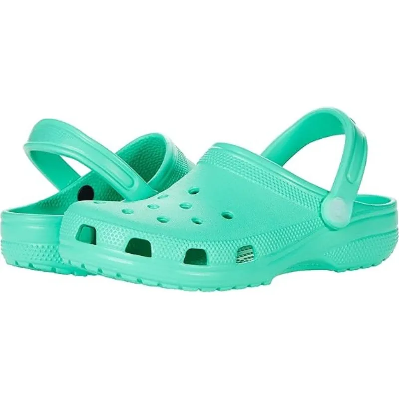 Lightweight Synthetic Clogs – Comfort and Support for Everyday Wear