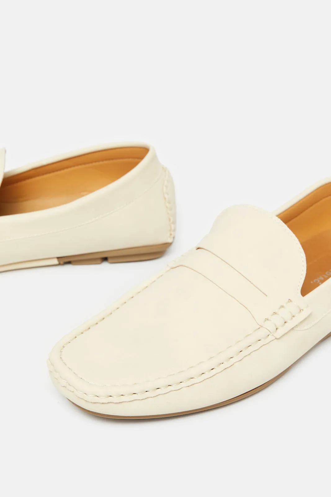 Men Cream Textured Loafer