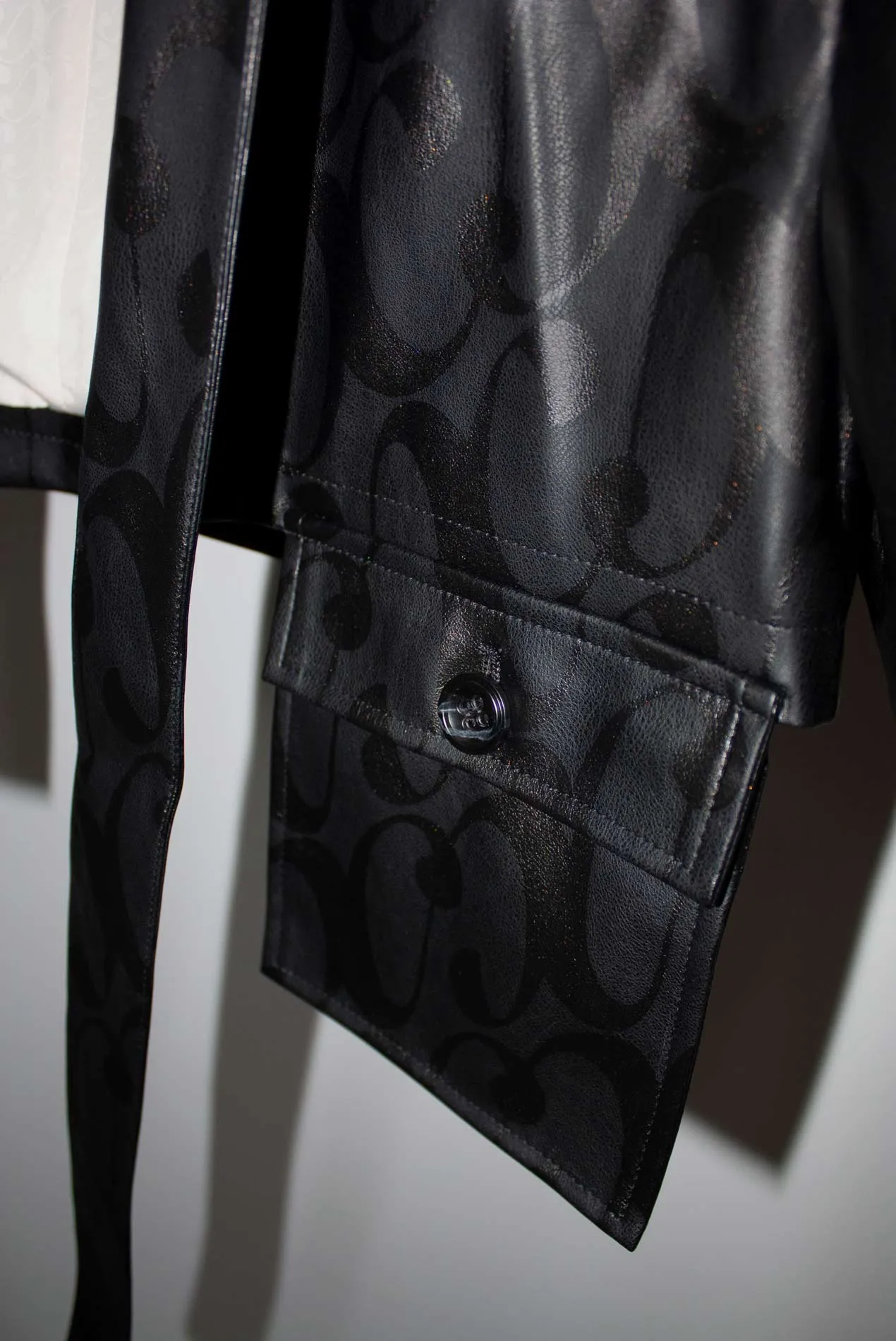 Mule Crop Suit in Spell Print