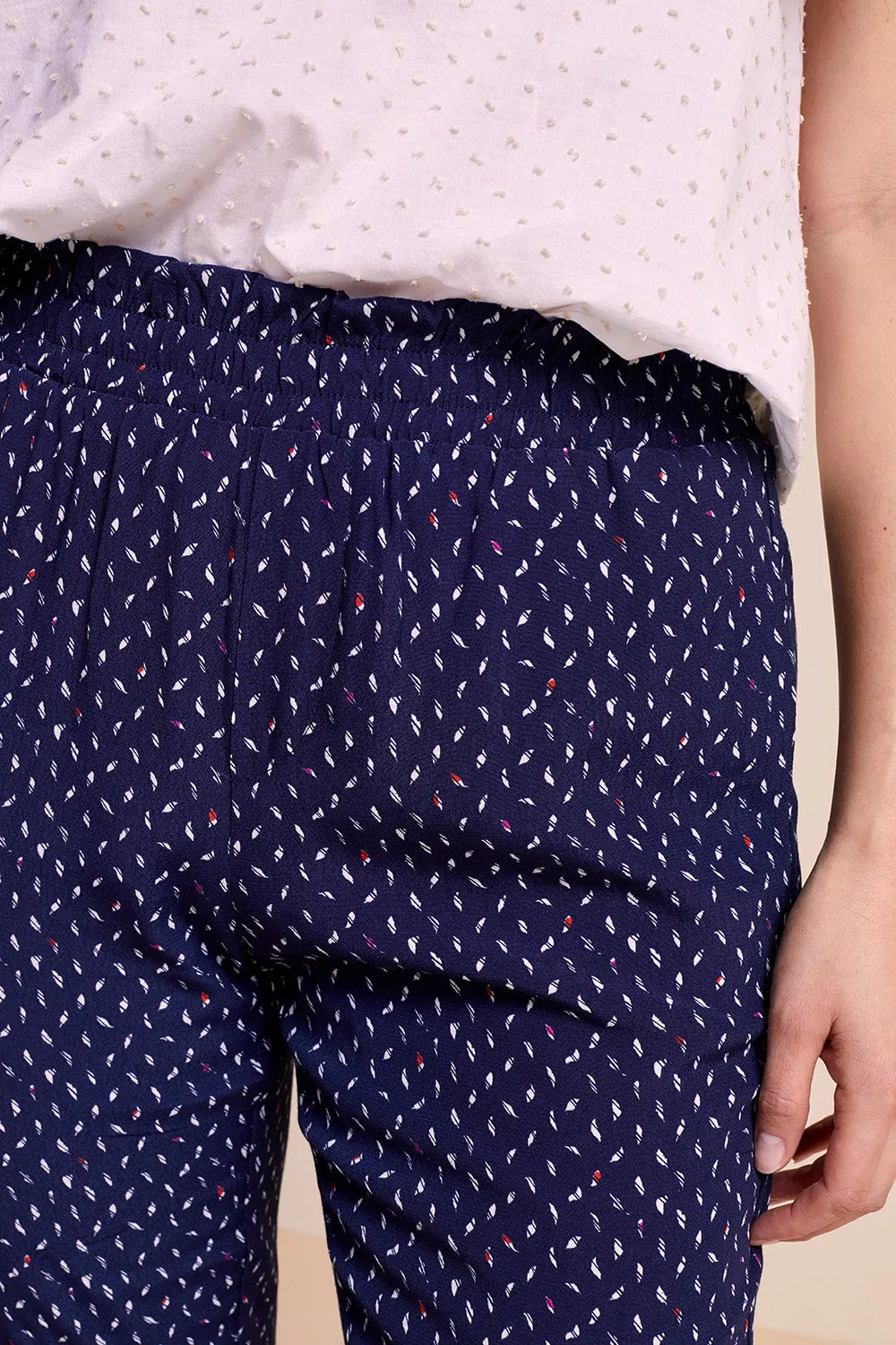 PEPPER - Pantalon fluide marine à imprimé minimaliste