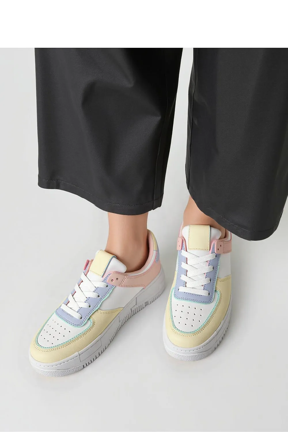 Sport Shoes Inello