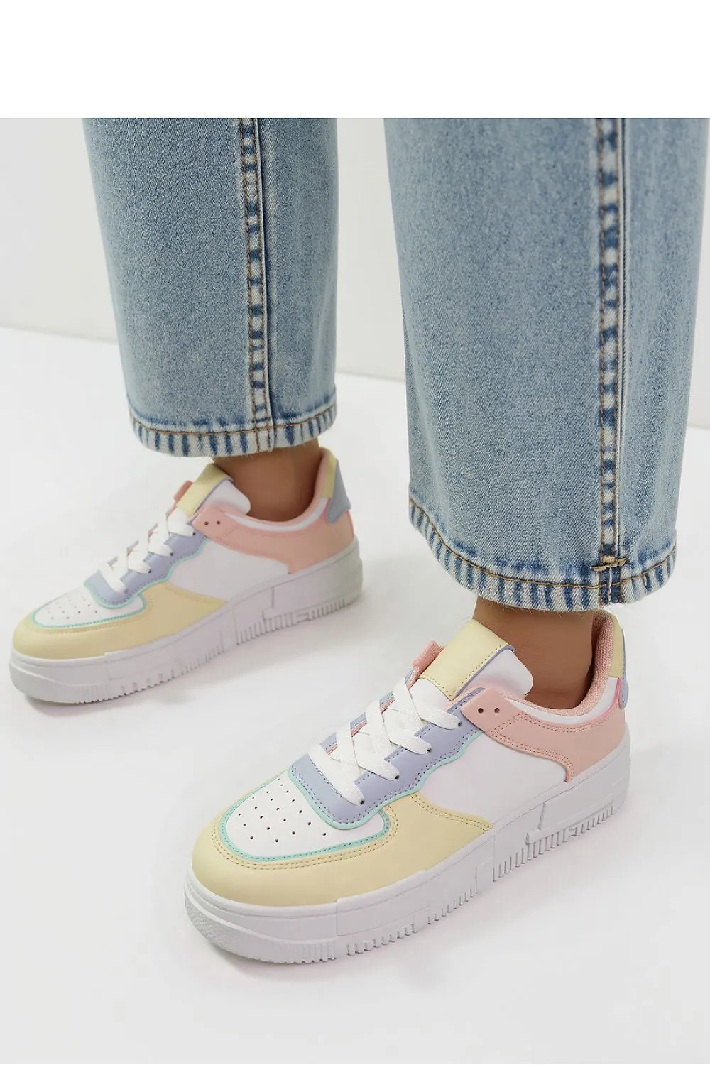 Sport Shoes Inello
