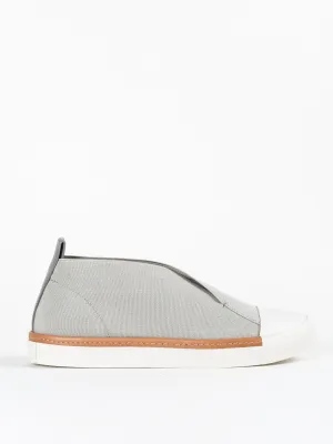 thana sneaker