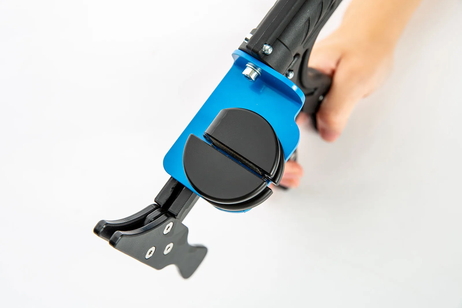 The Easy Stringer v2 - The worlds most portable string machine