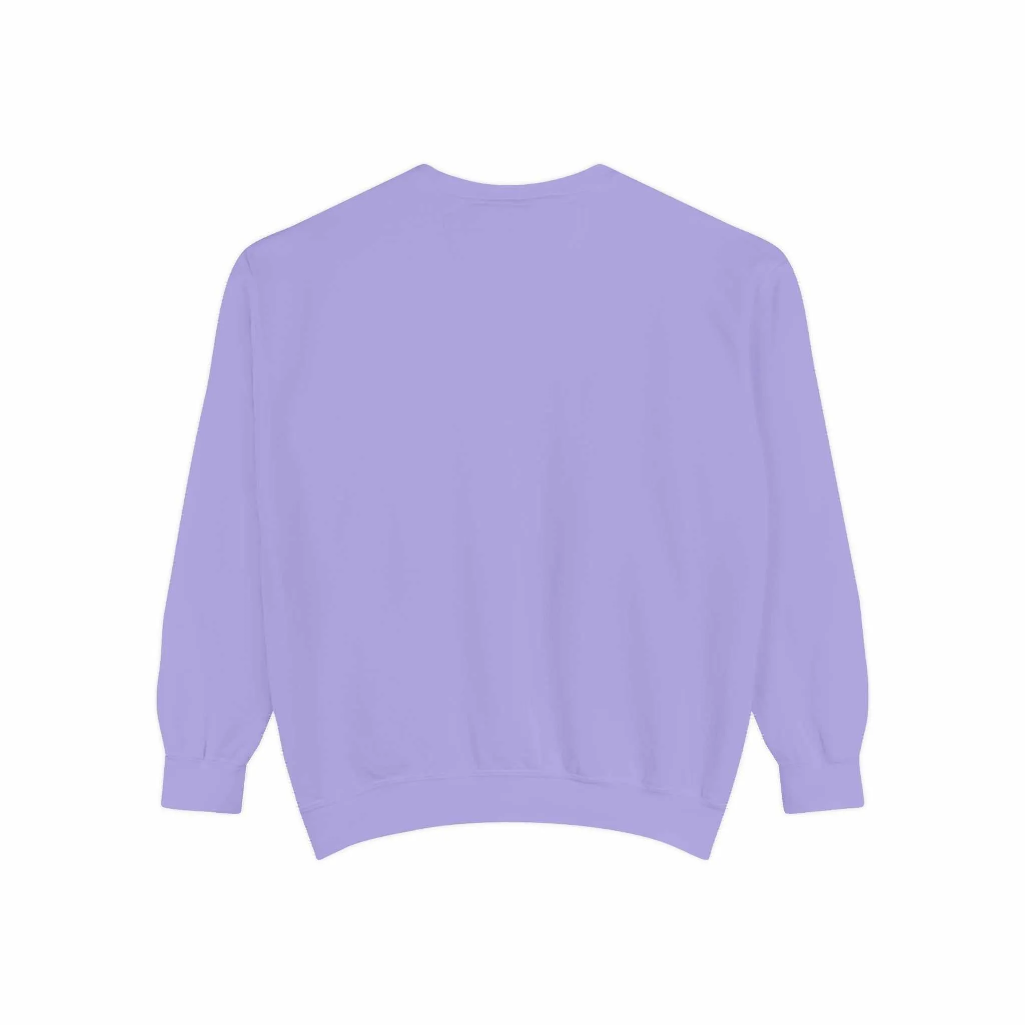 Unisex Garment-Dyed Sweatshirt with Bold Print - Perfect for Casual Wear and Workouts