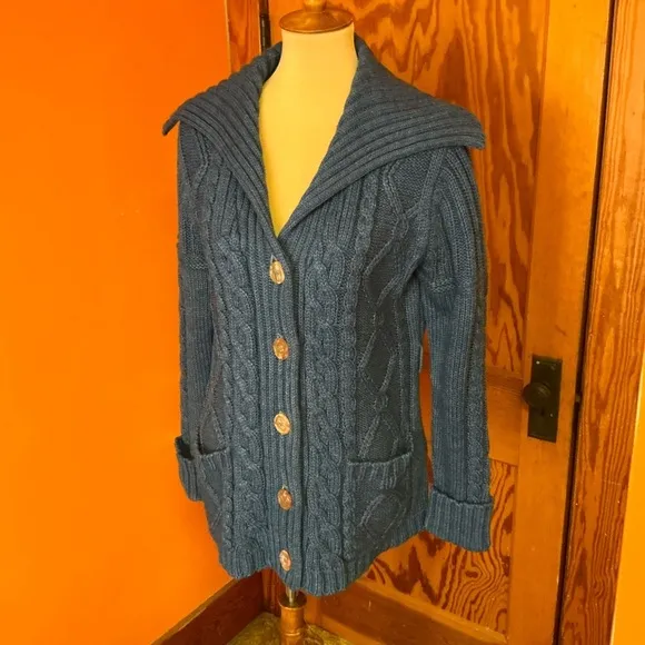 Vintage 70s chunky blue big collar cardigan