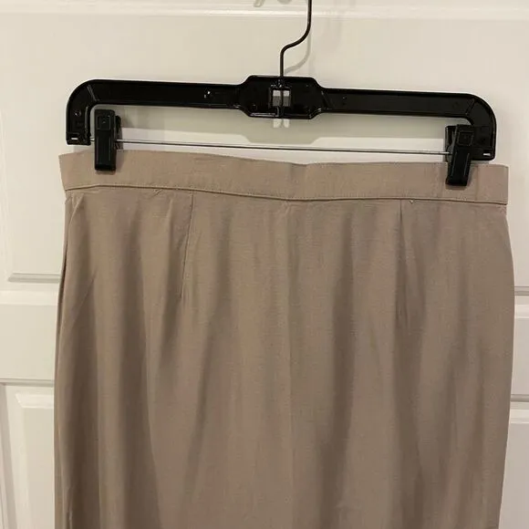 Women's Classic Lightweight Suit Skirt. Norwich Brown. Medium. Business Wear.