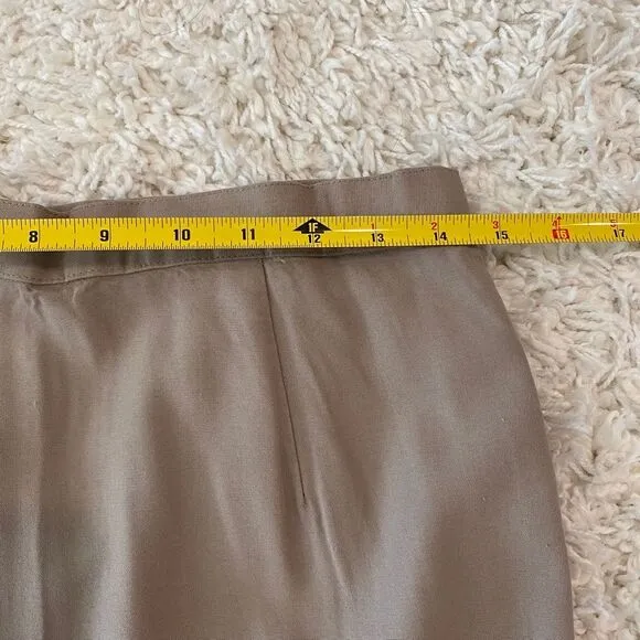 Women's Classic Lightweight Suit Skirt. Norwich Brown. Medium. Business Wear.